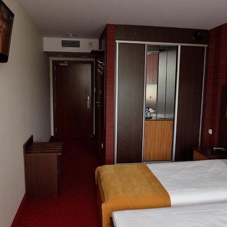 Quest Hotel - Dawniej Hotel Planeta 브르제스코 외부 사진