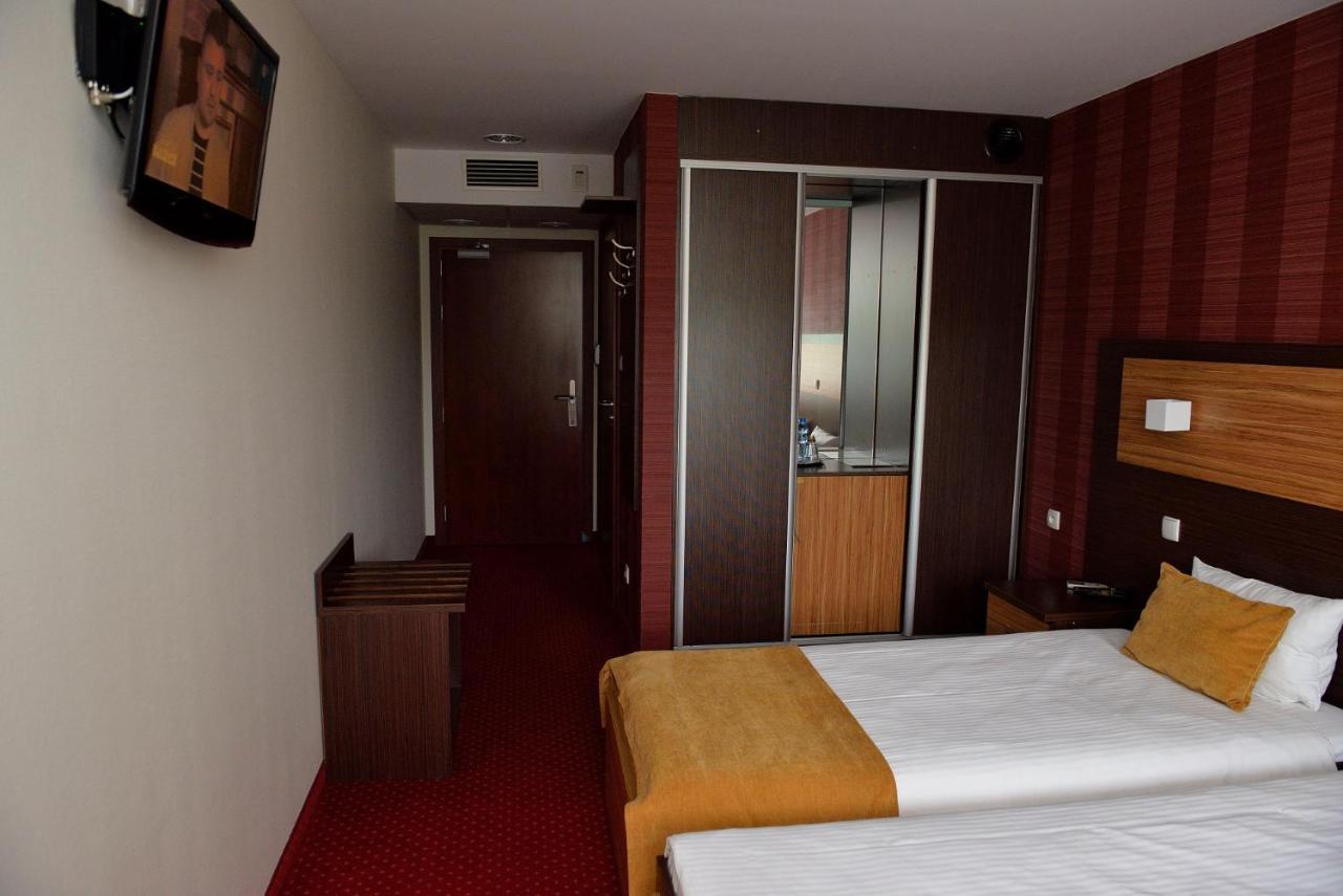 Quest Hotel - Dawniej Hotel Planeta 브르제스코 외부 사진