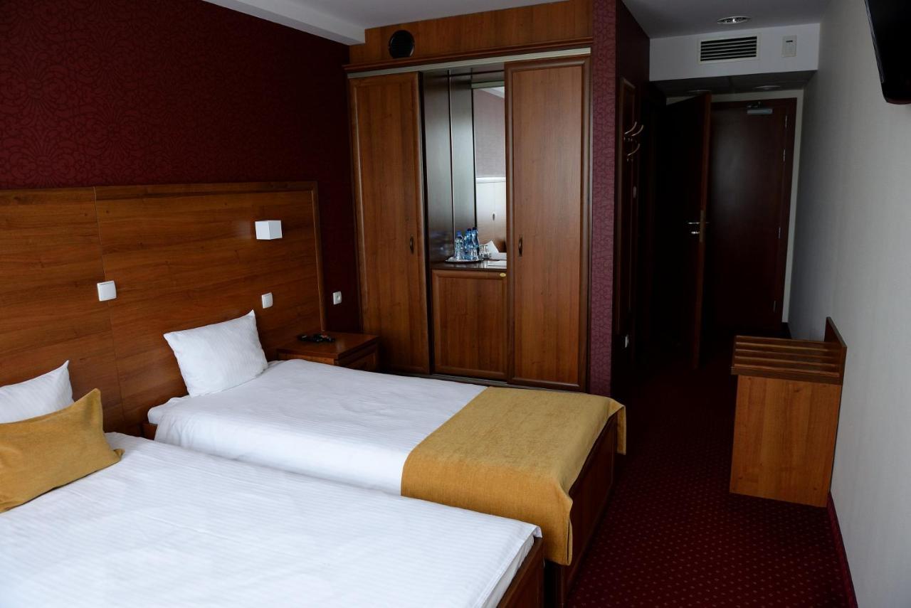 Quest Hotel - Dawniej Hotel Planeta 브르제스코 외부 사진