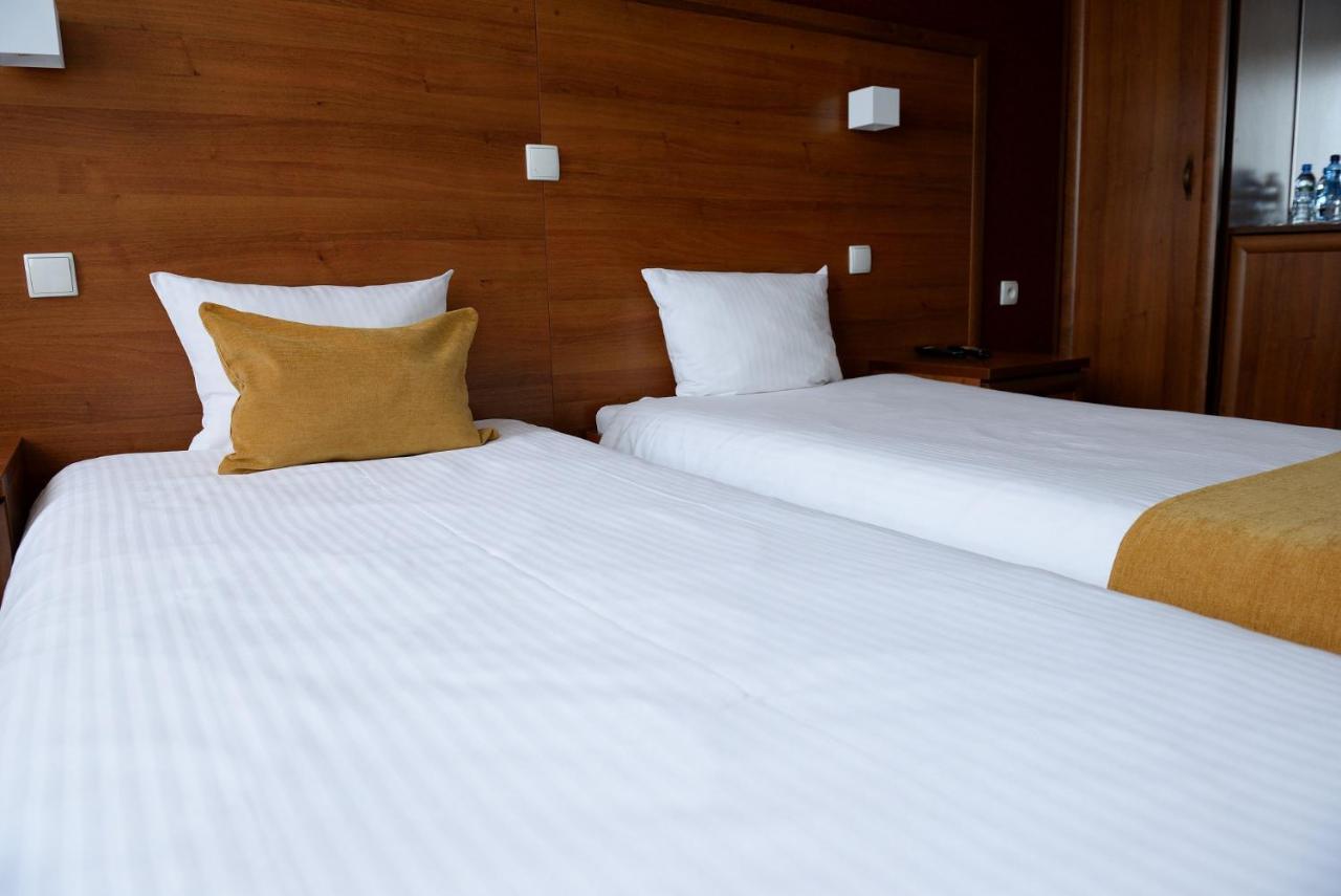 Quest Hotel - Dawniej Hotel Planeta 브르제스코 외부 사진